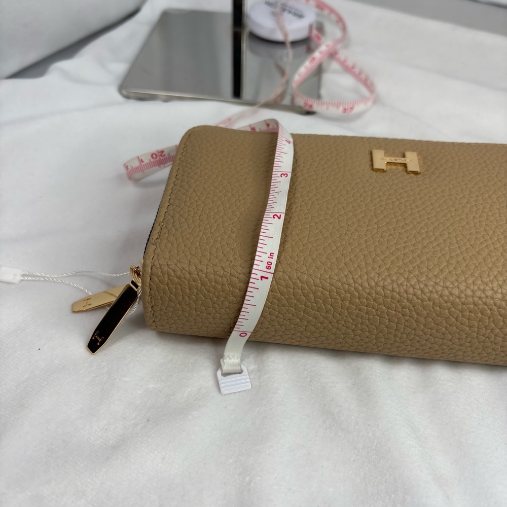 HALSTON Double Zip-around Wallet Beige Pebbled Gold Logo NWT $58 - Picture 10 of 12